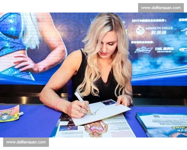 夏洛特·弗莱尔力克对手赢得WWE女子冠军展现无敌霸气