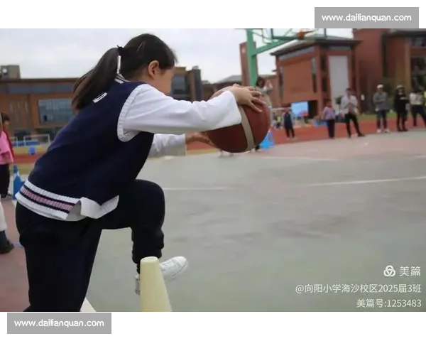 小孩97格斗比赛精彩瞬间 展现少年勇气与拼搏精神